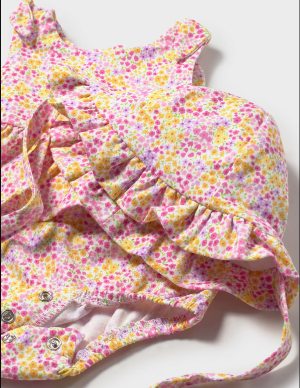 Pelele de niña con gorro