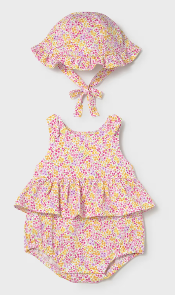 Pelele de niña con gorro