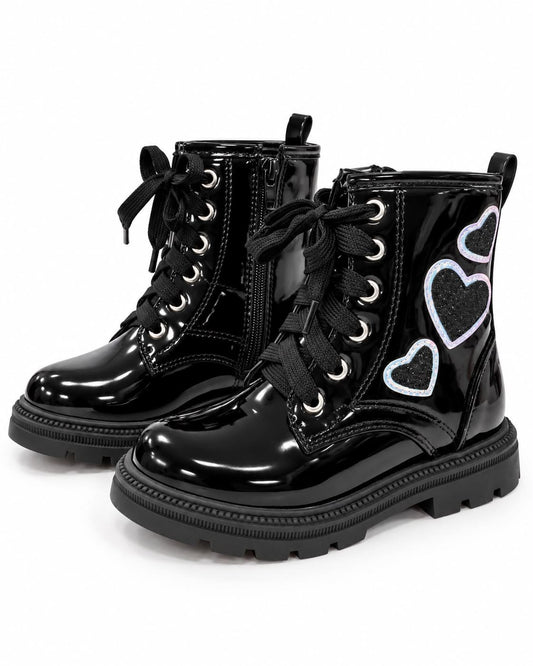 Bota de charol de corazones